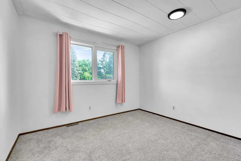 5603 Dalwood Way NW Calgary AB T3A 1S6