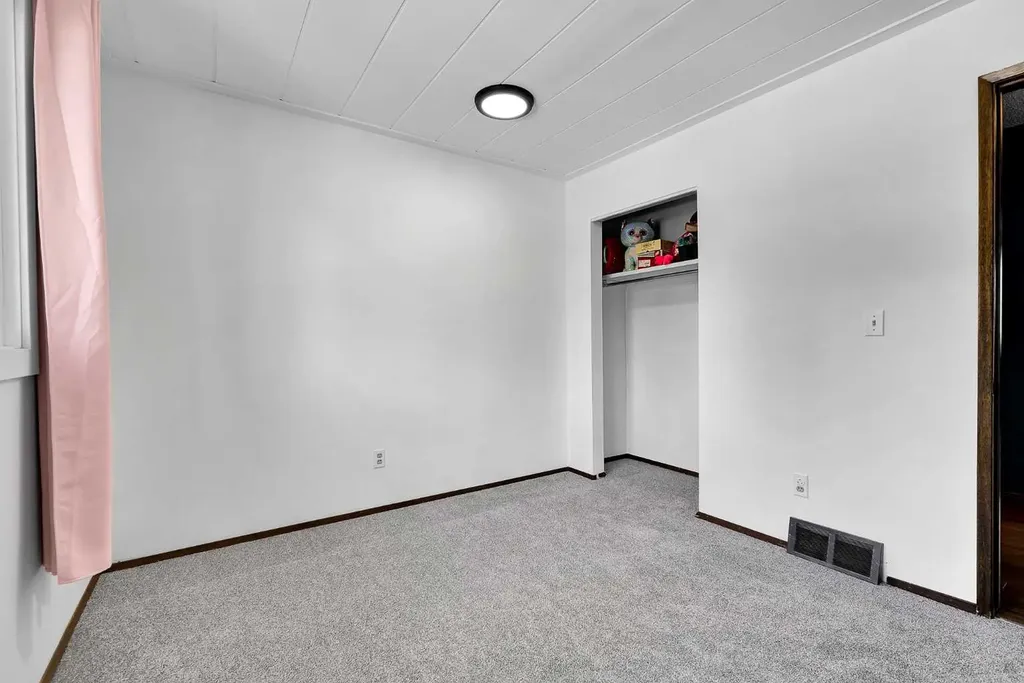 5603 Dalwood Way NW Calgary AB T3A 1S6
