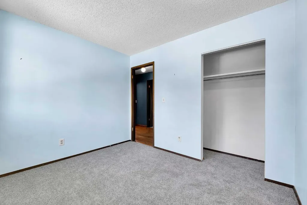 5603 Dalwood Way NW Calgary AB T3A 1S6