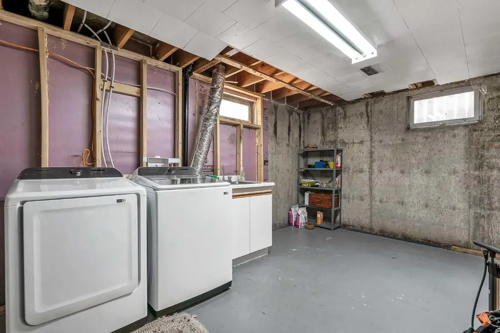 5603 Dalwood Way NW Calgary AB T3A 1S6