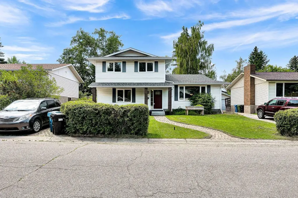 5603 Dalwood Way NW Calgary AB T3A 1S6