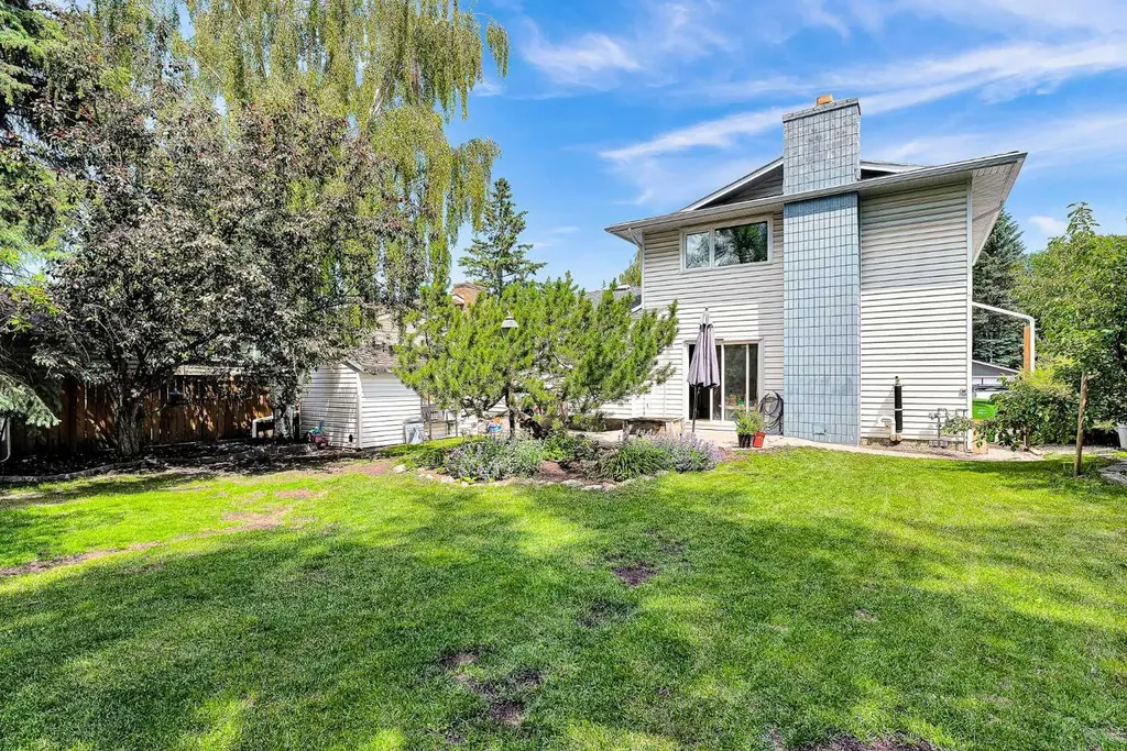 5603 Dalwood Way NW Calgary AB T3A 1S6