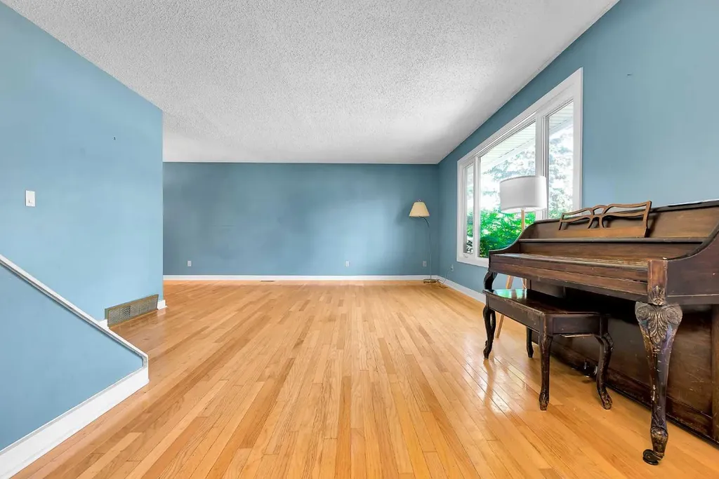 5603 Dalwood Way NW Calgary AB T3A 1S6