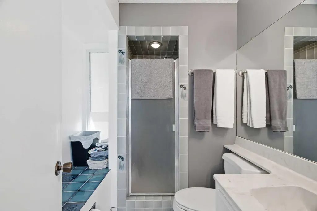 20 Berkshire Court NW Calgary AB T3K 1Z5