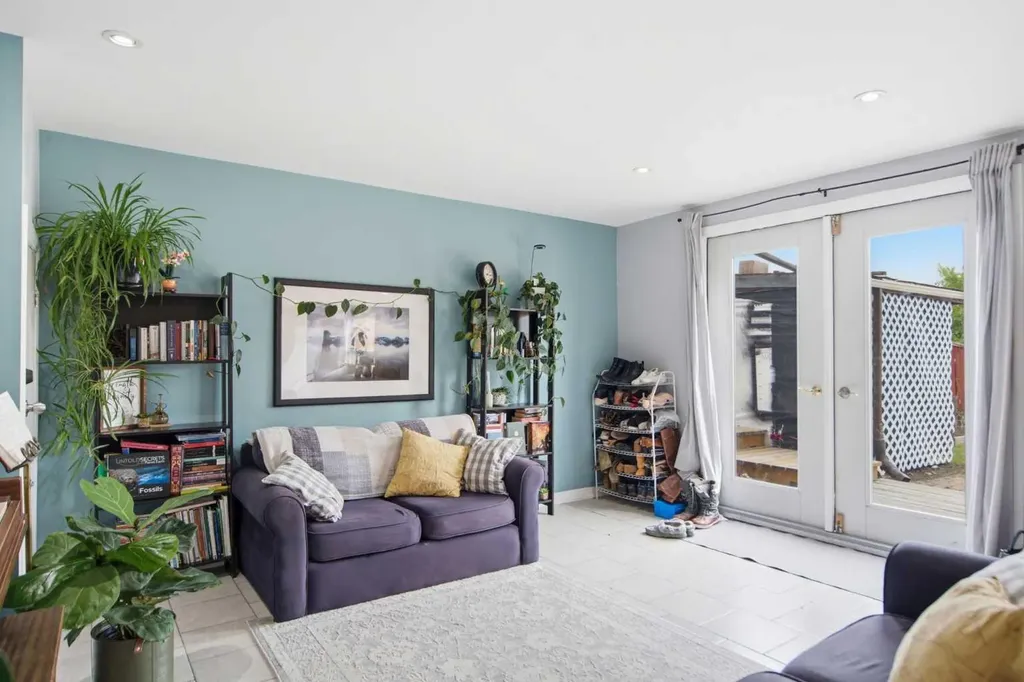20 Berkshire Court NW Calgary AB T3K 1Z5
