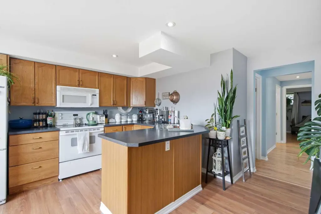 20 Berkshire Court NW Calgary AB T3K 1Z5
