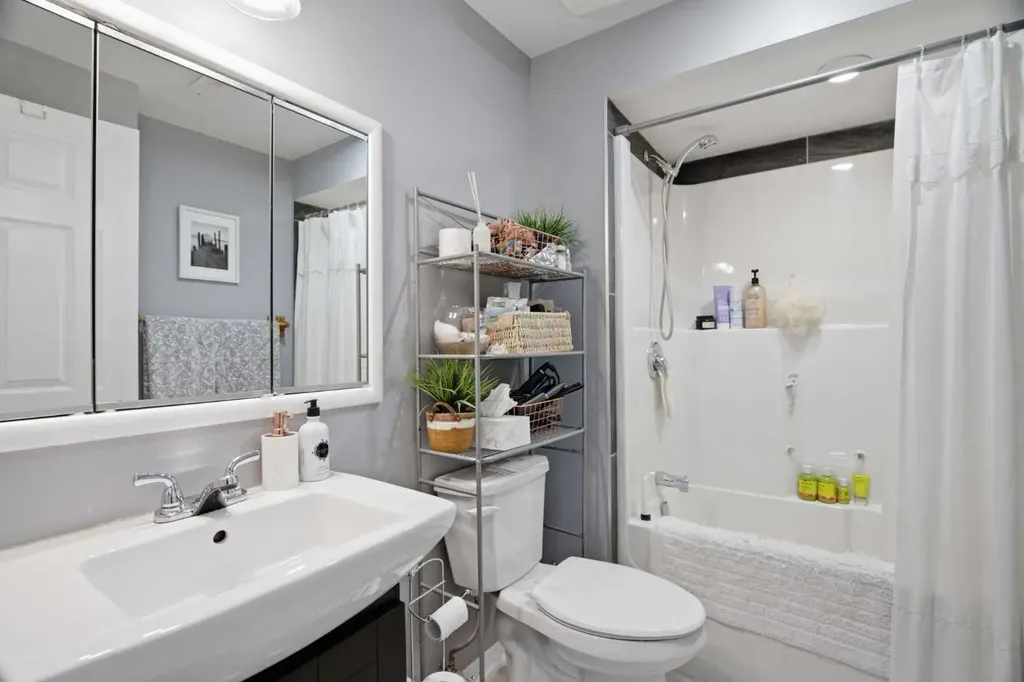20 Berkshire Court NW Calgary AB T3K 1Z5