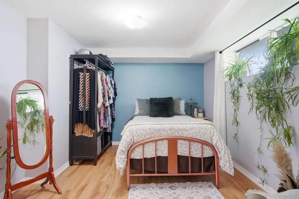 20 Berkshire Court NW Calgary AB T3K 1Z5