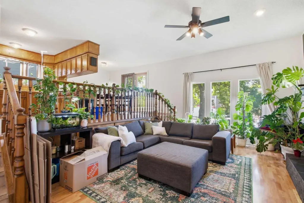 20 Berkshire Court NW Calgary AB T3K 1Z5