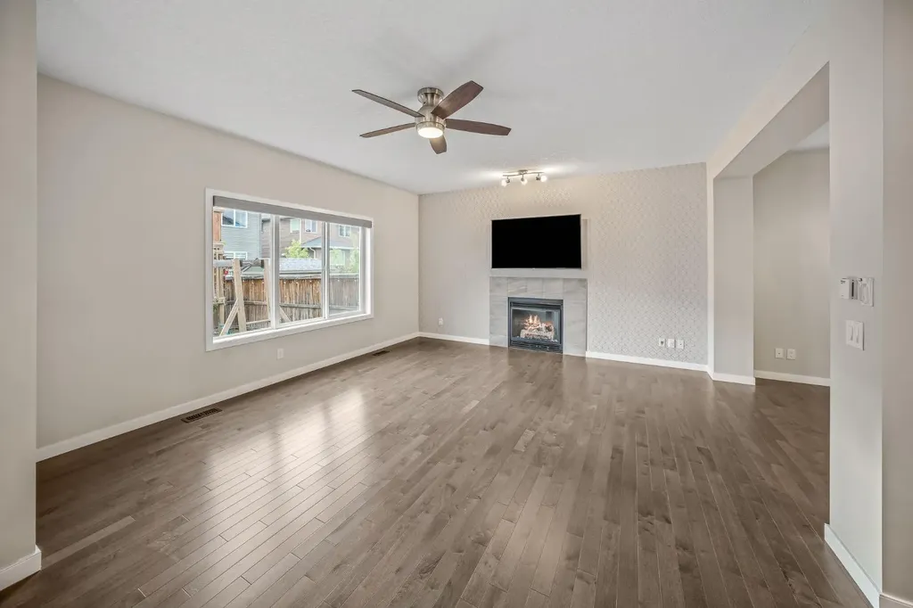144 Cougar Ridge Manor SW Calgary AB T3H 0V4