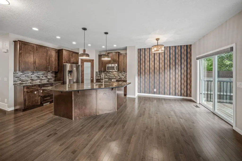 144 Cougar Ridge Manor SW Calgary AB T3H 0V4