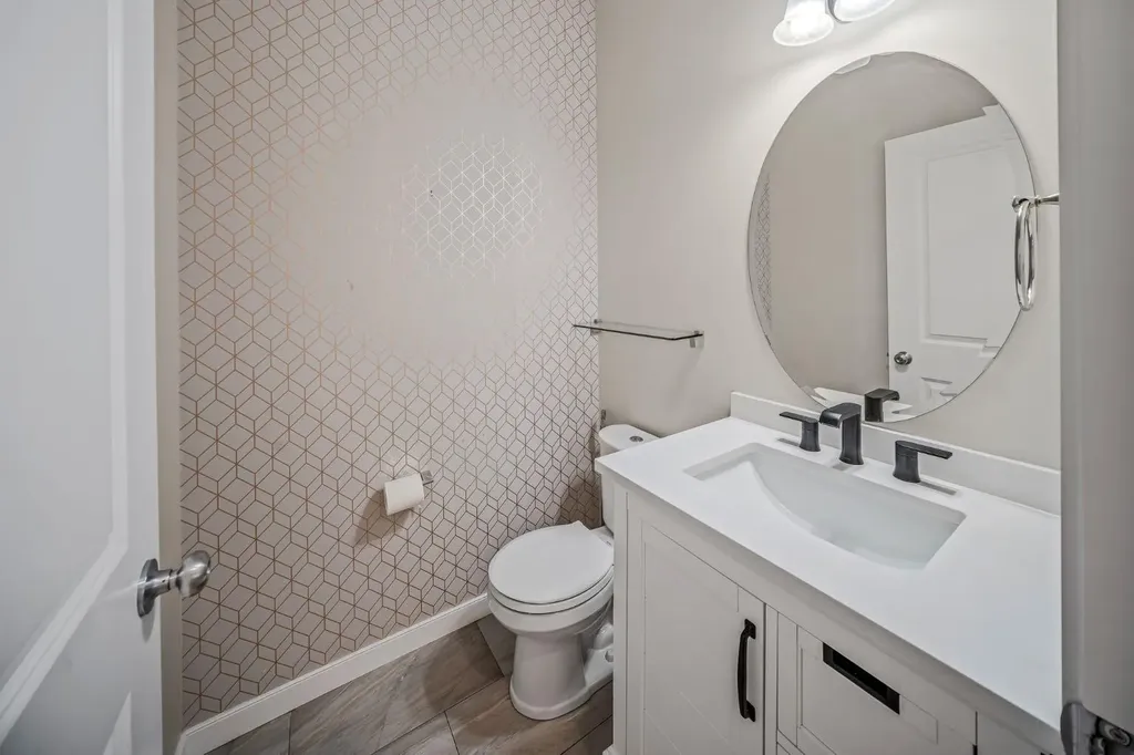 144 Cougar Ridge Manor SW Calgary AB T3H 0V4