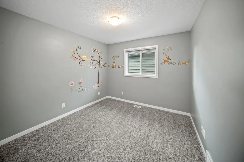 144 Cougar Ridge Manor SW Calgary AB T3H 0V4