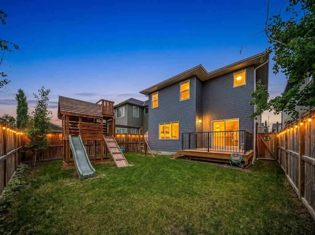 144 Cougar Ridge Manor SW Calgary AB T3H 0V4