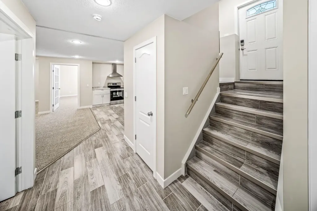 144 Cougar Ridge Manor SW Calgary AB T3H 0V4