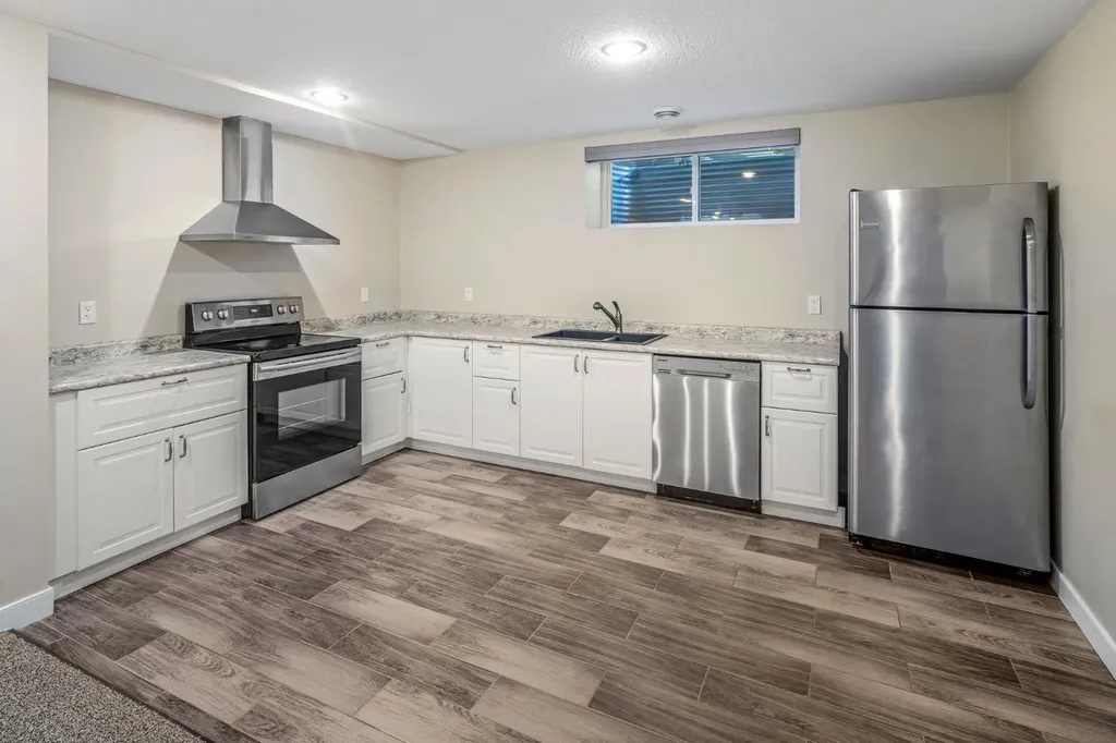 144 Cougar Ridge Manor SW Calgary AB T3H 0V4