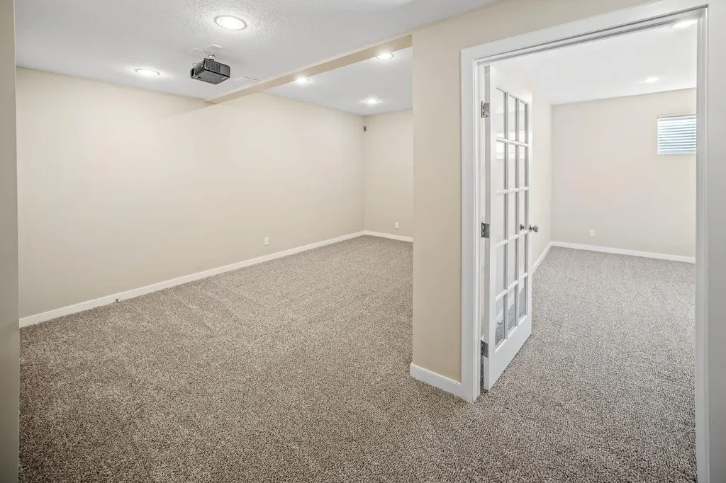 144 Cougar Ridge Manor SW Calgary AB T3H 0V4