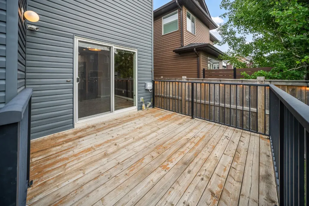 144 Cougar Ridge Manor SW Calgary AB T3H 0V4