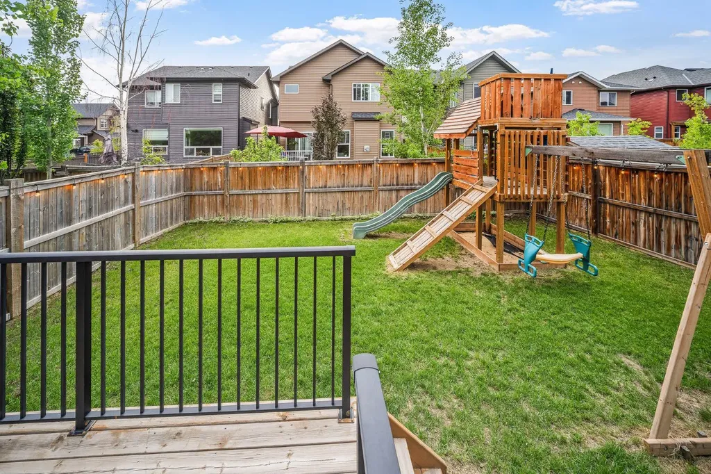 144 Cougar Ridge Manor SW Calgary AB T3H 0V4