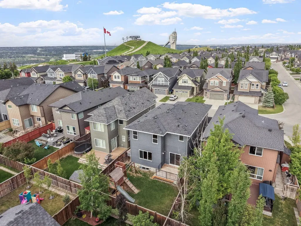 144 Cougar Ridge Manor SW Calgary AB T3H 0V4