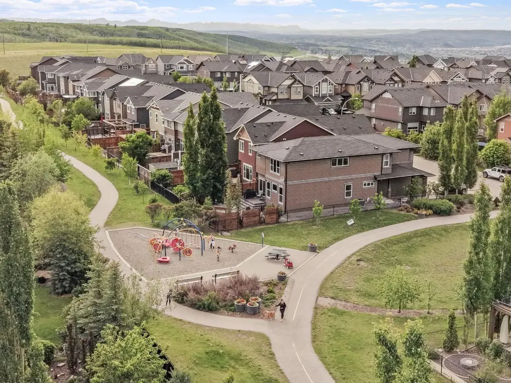 144 Cougar Ridge Manor SW Calgary AB T3H 0V4