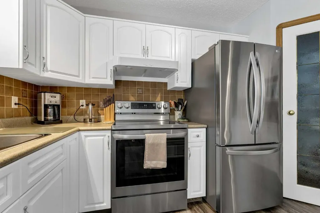 2 Hunter Court NE Medicine Hat AB T1C1W5