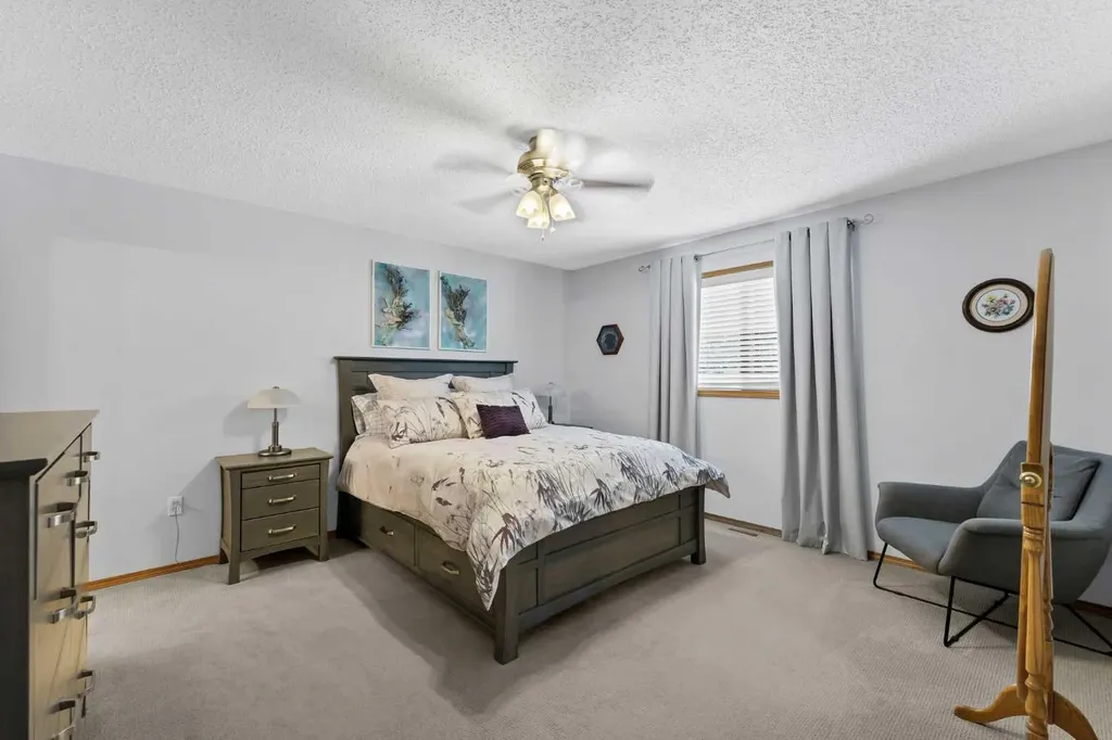 2 Hunter Court NE Medicine Hat AB T1C1W5