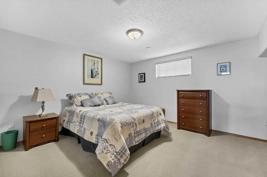 2 Hunter Court NE Medicine Hat AB T1C1W5