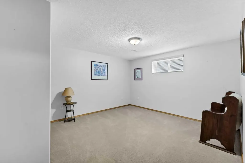 2 Hunter Court NE Medicine Hat AB T1C1W5
