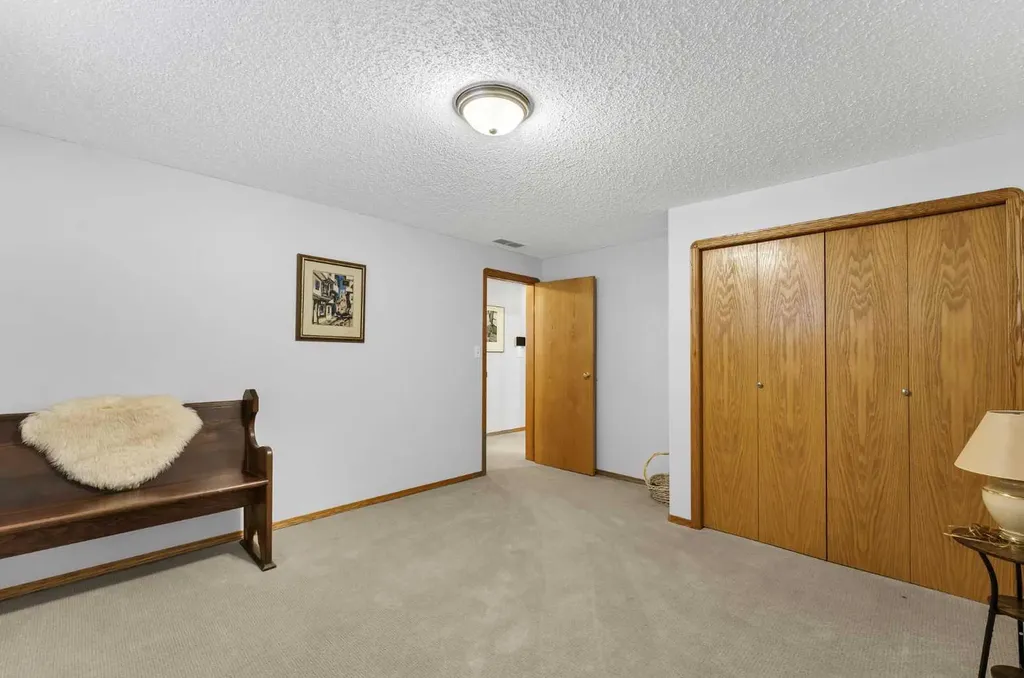 2 Hunter Court NE Medicine Hat AB T1C1W5