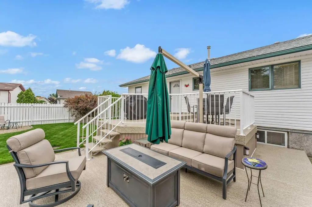 2 Hunter Court NE Medicine Hat AB T1C1W5