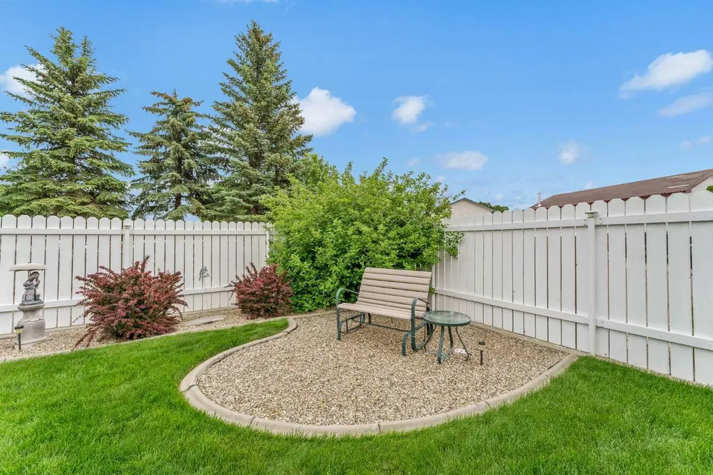 2 Hunter Court NE Medicine Hat AB T1C1W5