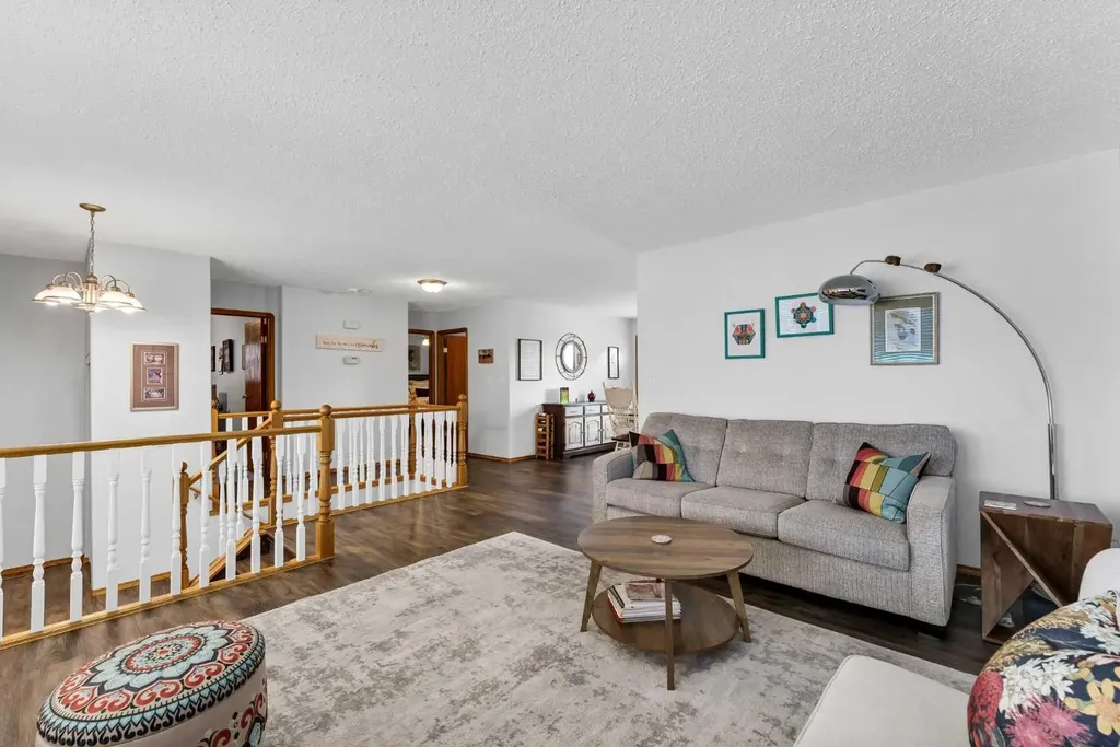 2 Hunter Court NE Medicine Hat AB T1C1W5