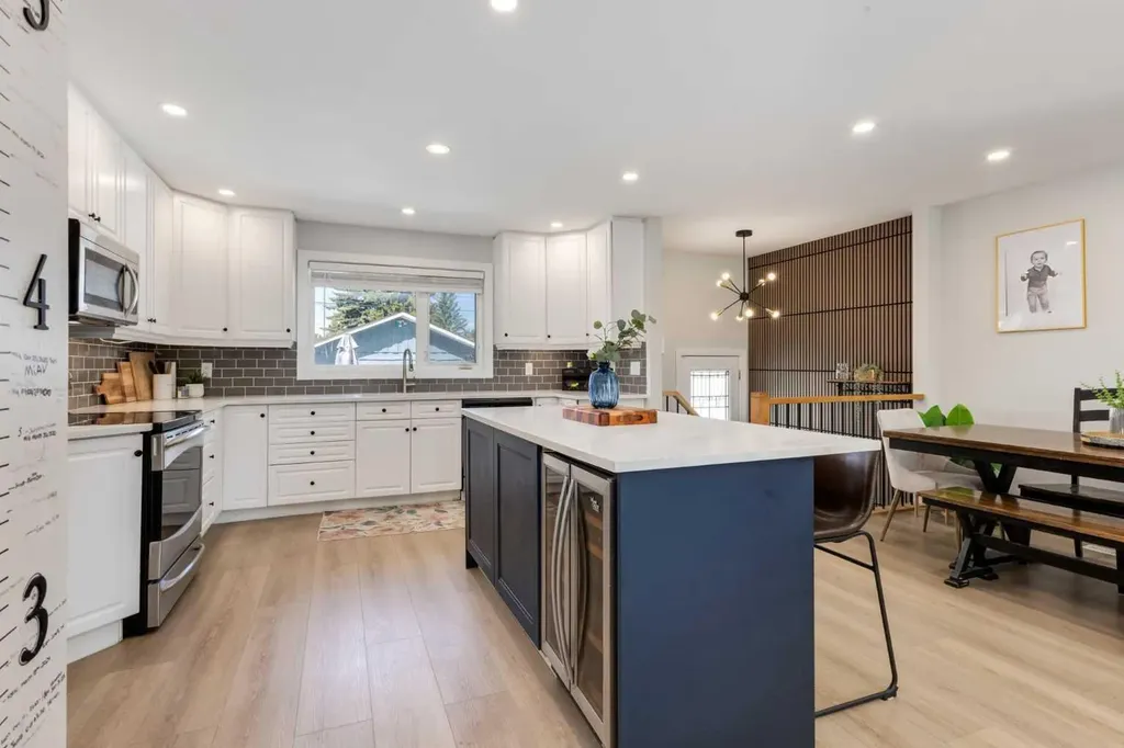 1324 Lake Sylvan Drive SE Calgary AB T2J 3C8