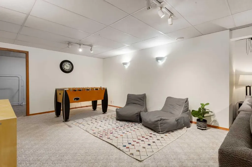 1324 Lake Sylvan Drive SE Calgary AB T2J 3C8