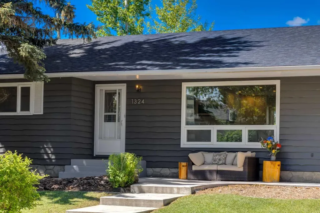 1324 Lake Sylvan Drive SE Calgary AB T2J 3C8