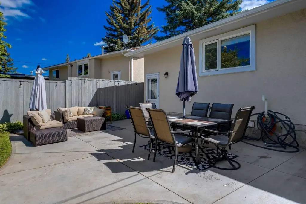 1324 Lake Sylvan Drive SE Calgary AB T2J 3C8