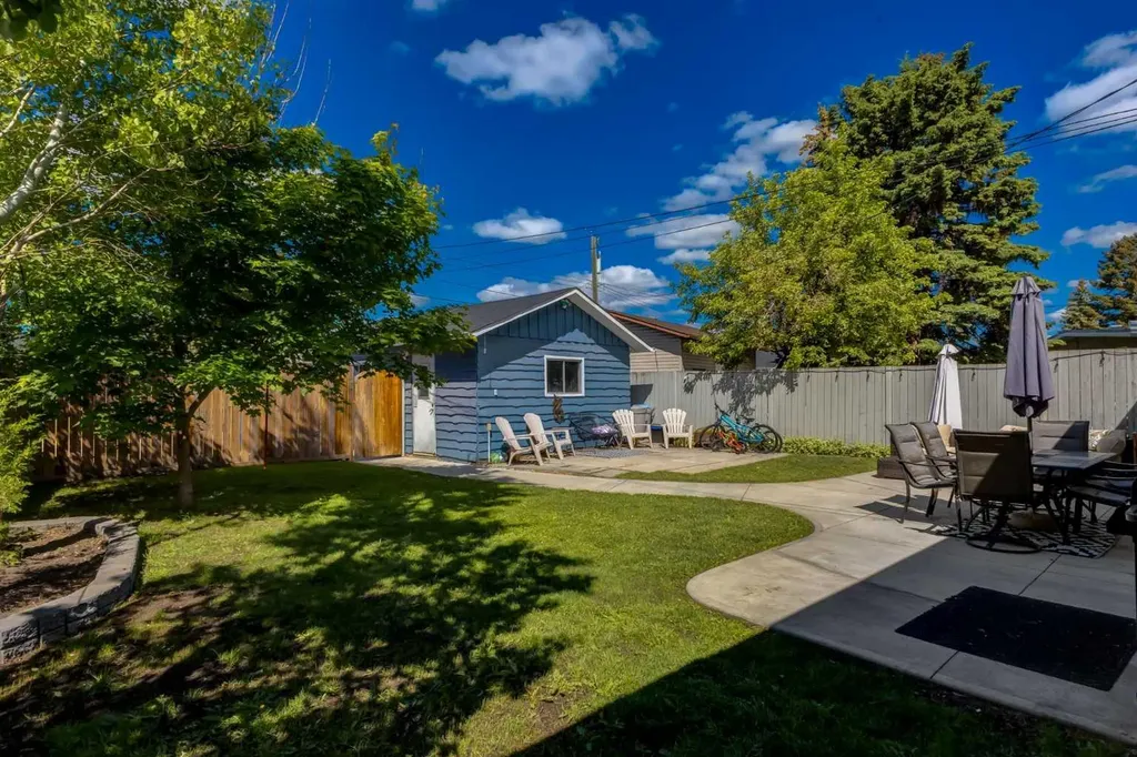 1324 Lake Sylvan Drive SE Calgary AB T2J 3C8