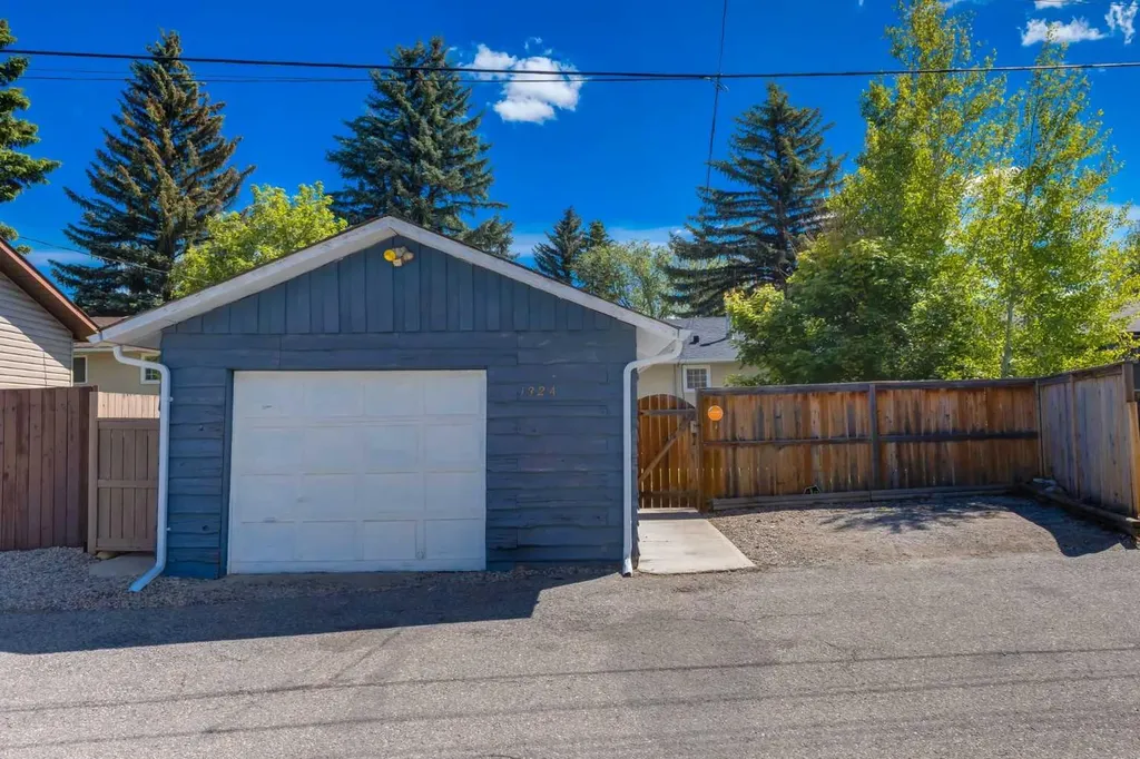1324 Lake Sylvan Drive SE Calgary AB T2J 3C8