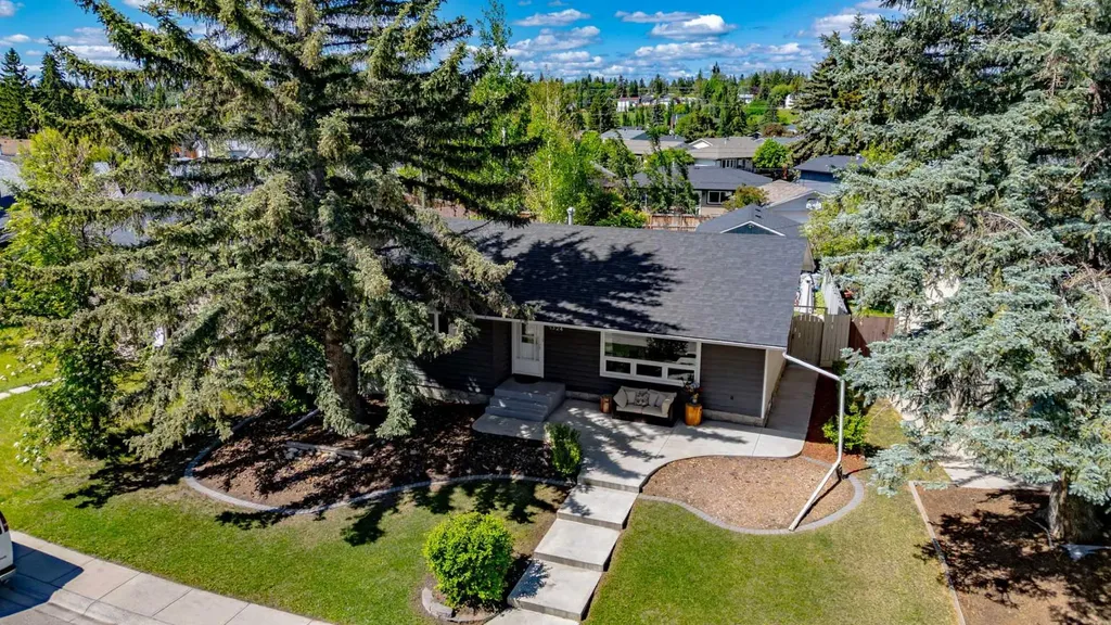 1324 Lake Sylvan Drive SE Calgary AB T2J 3C8