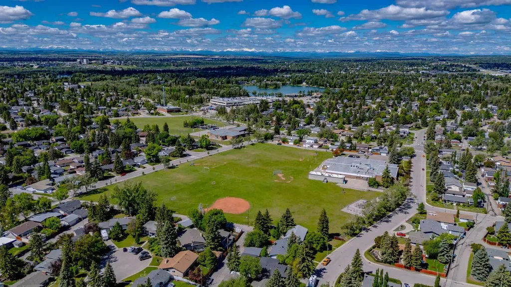 1324 Lake Sylvan Drive SE Calgary AB T2J 3C8