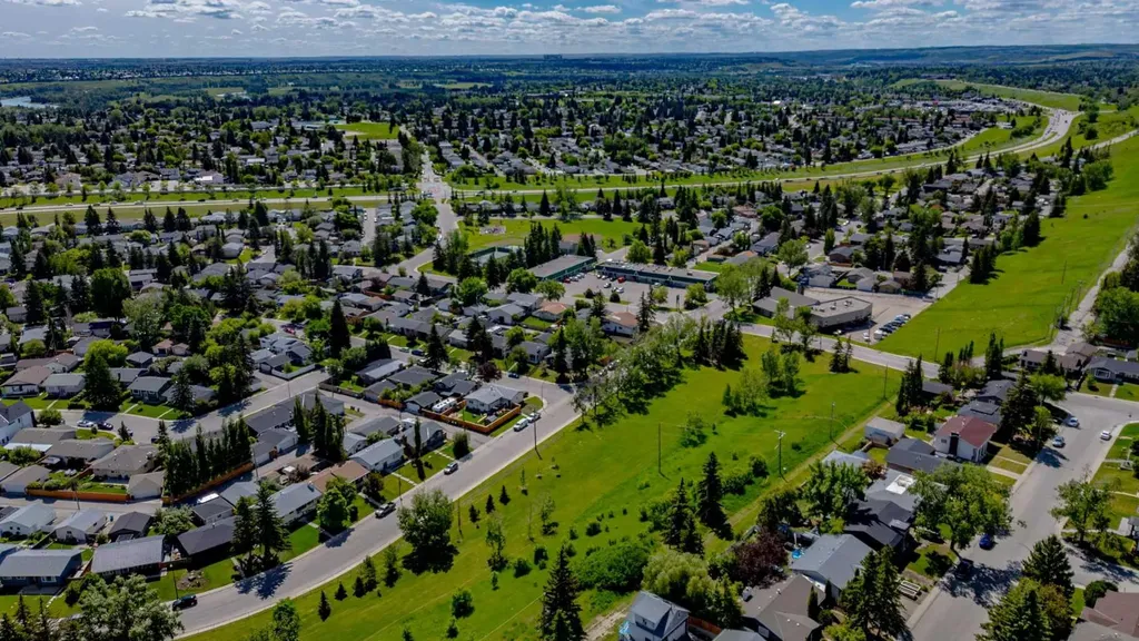 1324 Lake Sylvan Drive SE Calgary AB T2J 3C8
