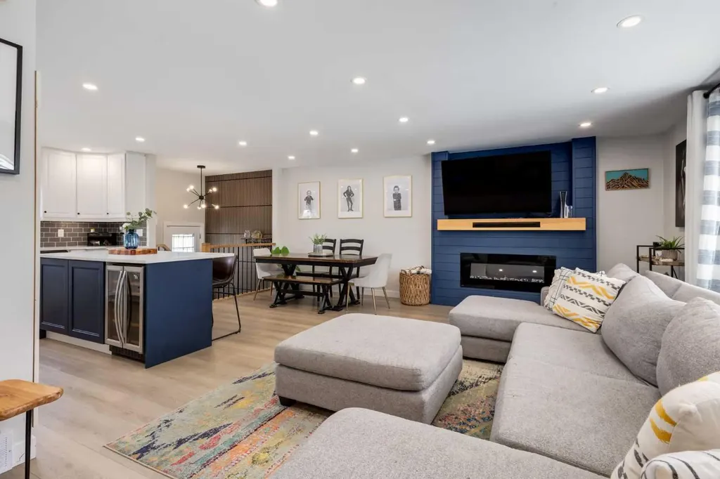 1324 Lake Sylvan Drive SE Calgary AB T2J 3C8