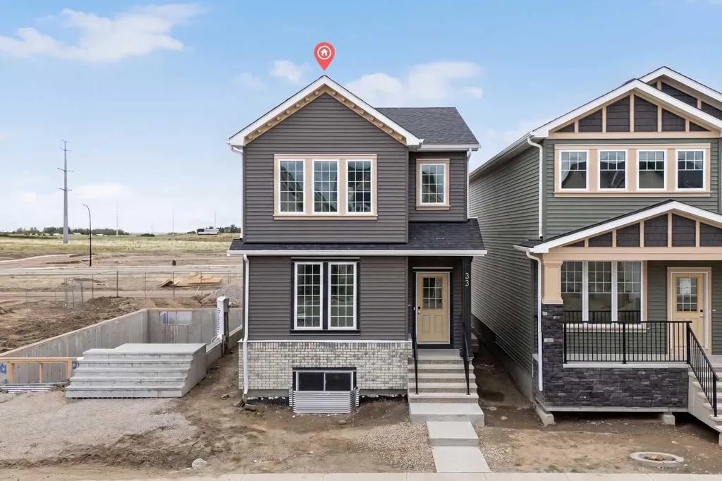 33 Hotchkiss Gardens SE Calgary AB T3S 0T7