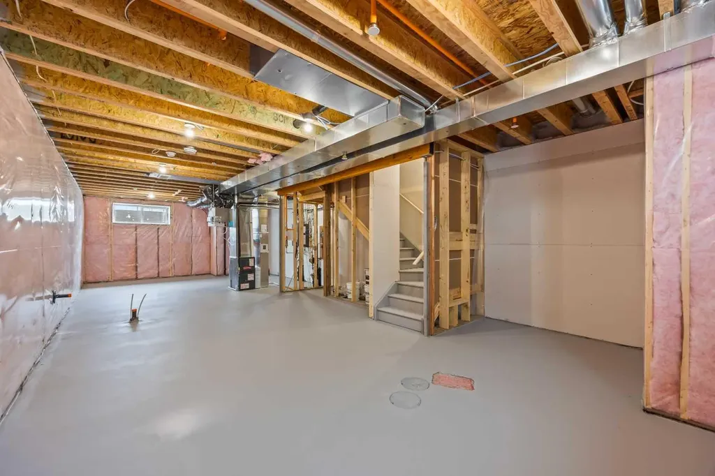 33 Hotchkiss Gardens SE Calgary AB T3S 0T7