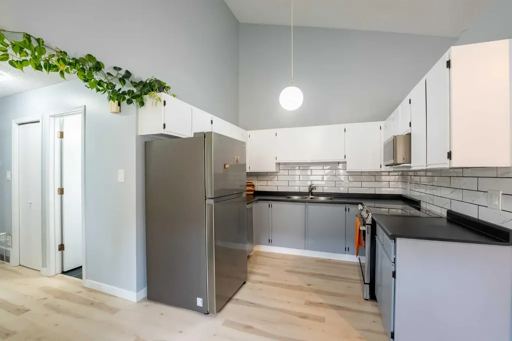 23 Dakota Road W Lethbridge AB T1K5L4