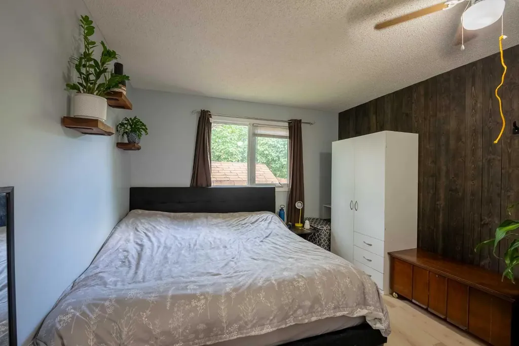 23 Dakota Road W Lethbridge AB T1K5L4