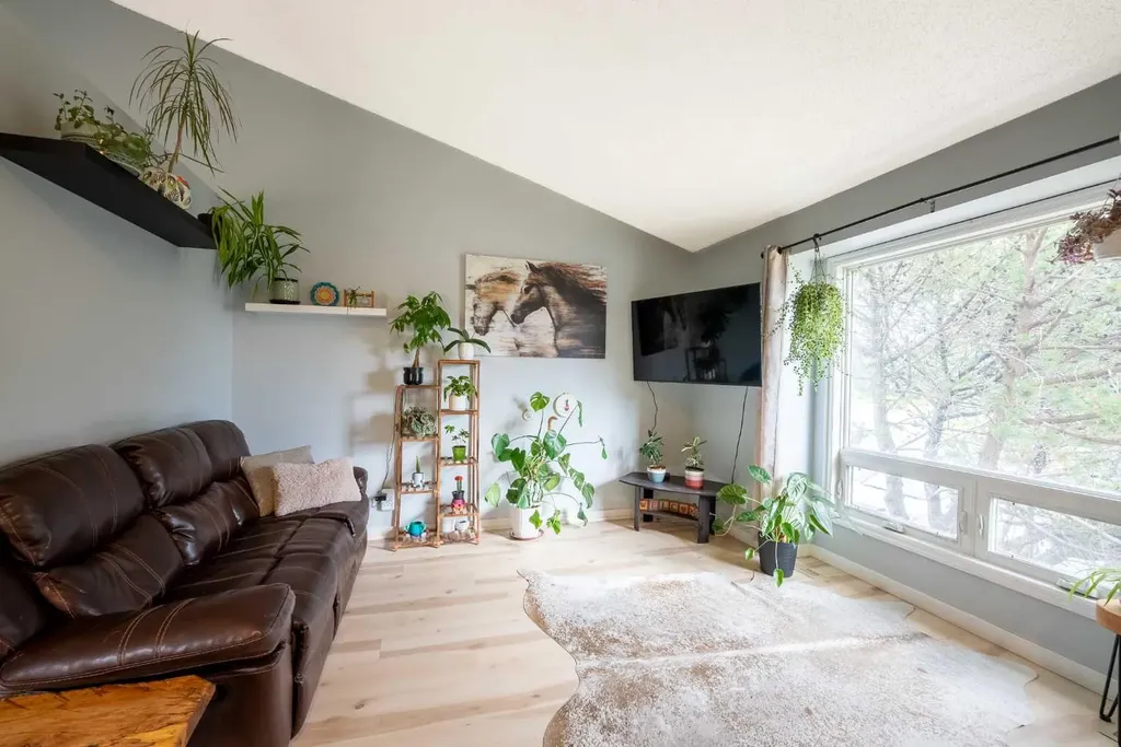 23 Dakota Road W Lethbridge AB T1K5L4