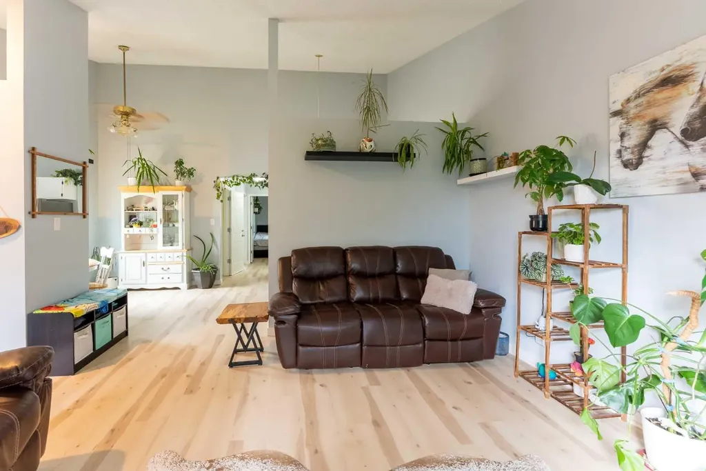 23 Dakota Road W Lethbridge AB T1K5L4