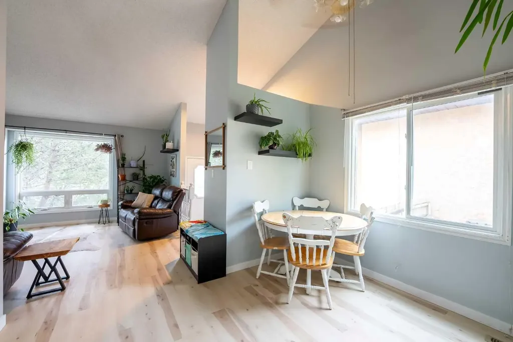 23 Dakota Road W Lethbridge AB T1K5L4